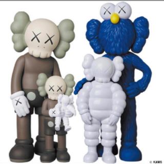 メディコムトイ(MEDICOM TOY)のKAWS FAMILY BROWN/BLUE/WHITE カウズファミリー(フィギュア)