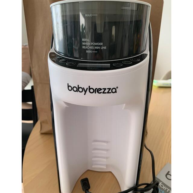 粉ミルクメーカー　baby brezza