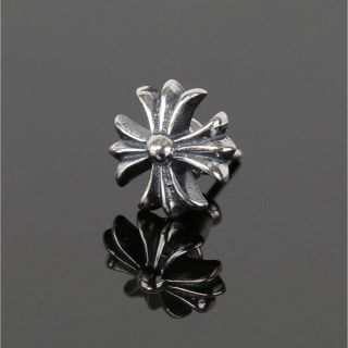 クロムハーツ(Chrome Hearts)のシルバー925 クロスピアス スタッド 十字架  フローラル 片耳(ピアス(片耳用))