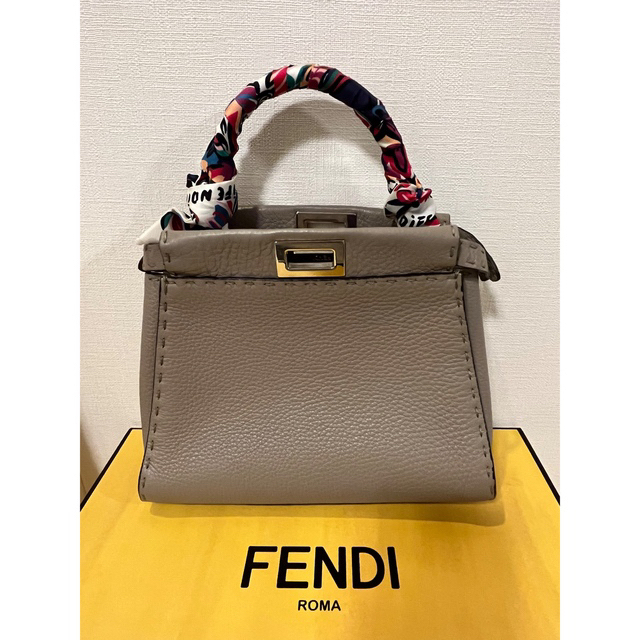 FENDI(フェンディ)のR♡様専用　FENDI ピーカーブ レディースのバッグ(ショルダーバッグ)の商品写真