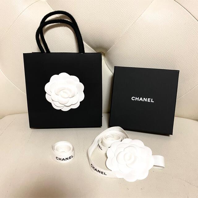 CHANEL(シャネル)のシャネル　ショップ袋　箱　カメリア　リボン レディースのバッグ(ショップ袋)の商品写真