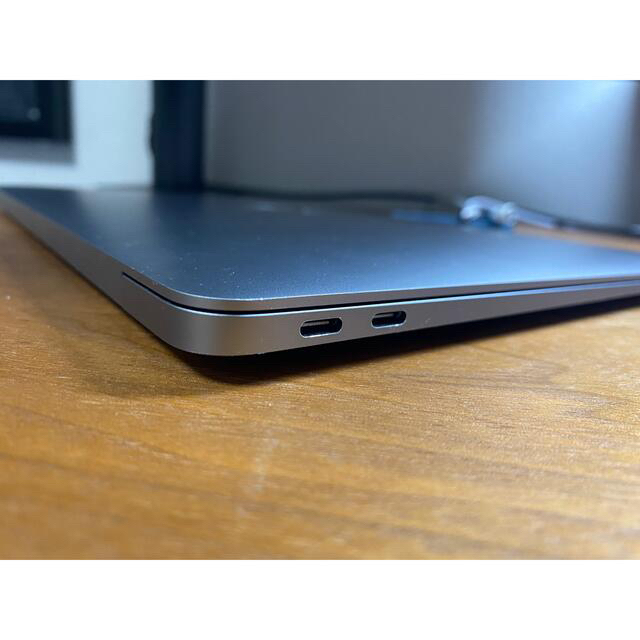 【美品】MacBook Air 13インチ 128/8GB MRE82J/A 2