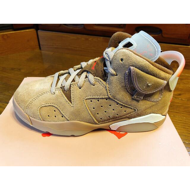 NIKE(ナイキ)のTRAVIS SCOTT × NIKE PS AIR JORDAN 6  キッズ/ベビー/マタニティのキッズ靴/シューズ(15cm~)(スニーカー)の商品写真