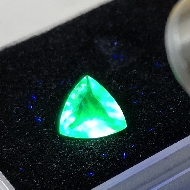 UVチェンジ☆ハイアライトオパール④ 1.25ct - recantolarfeliz.com.br