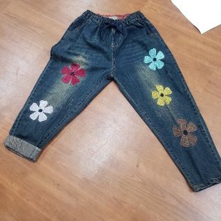 花刺繍　デニムパンツ　リメイクヴィンテージ加工　未使用(デニム/ジーンズ)