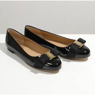 サルヴァトーレフェラガモ(Salvatore Ferragamo)のフェラガモ　VARINA  バレエシューズ　(バレエシューズ)