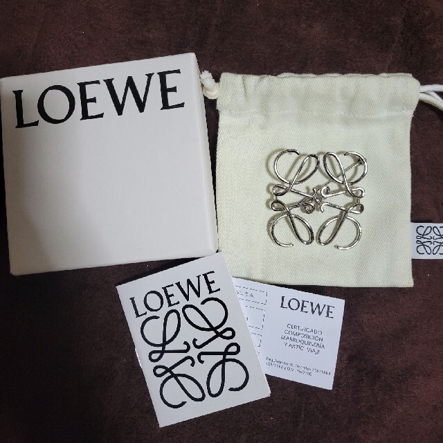 LOEWE(ロエベ)の専用　ロエベ　ブローチ レディースのアクセサリー(ブローチ/コサージュ)の商品写真