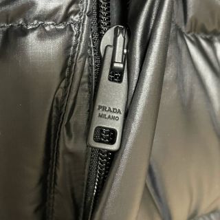 PRADA - 12月31日まで限定値下げ！ 美品 プラダ ダウンジャケット 黒の ...