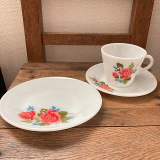 パイレックス(Pyrex)のJAJ PYREX カップ＆ソーサー ・プレートセット(食器)