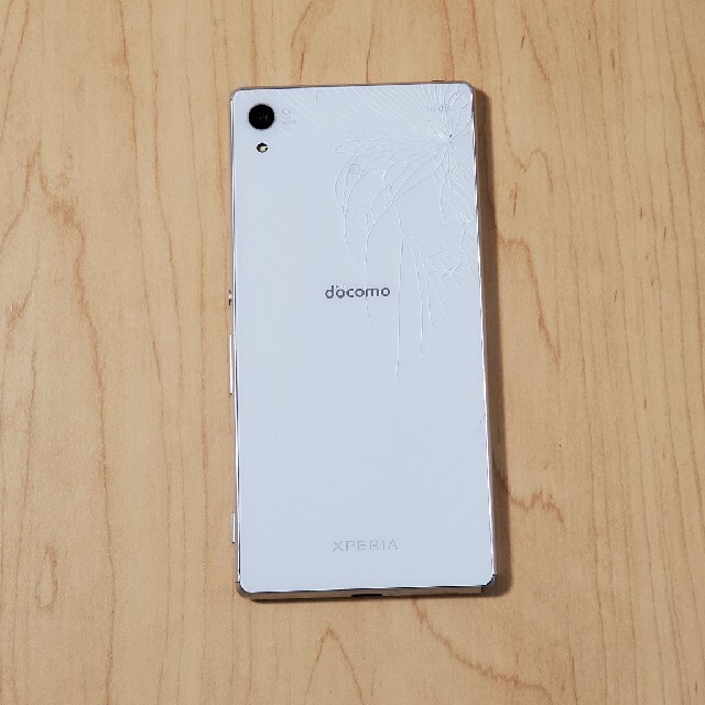 Xperia(エクスペリア)のXperia Z4 SO-03G docomo ホワイト ジャンク品 スマホ/家電/カメラのスマートフォン/携帯電話(スマートフォン本体)の商品写真