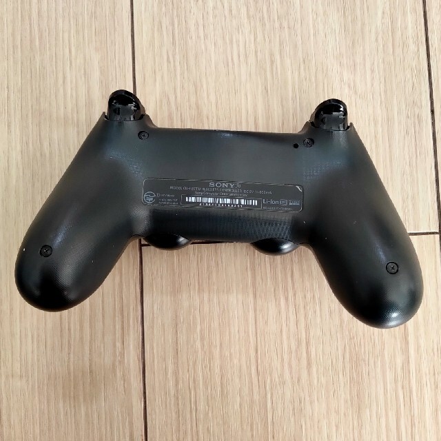 PS4 純正コントローラー ジャンク品 エンタメ/ホビーのゲームソフト/ゲーム機本体(その他)の商品写真