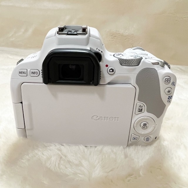 Canon(キヤノン)のcanon eos kiss x9 スマホ/家電/カメラのカメラ(デジタル一眼)の商品写真