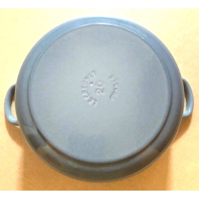 LE CREUSET(ルクルーゼ)のル・クルーゼ ルクルーゼ ココットロンド 20cm コースタルブルー レア  インテリア/住まい/日用品のキッチン/食器(鍋/フライパン)の商品写真