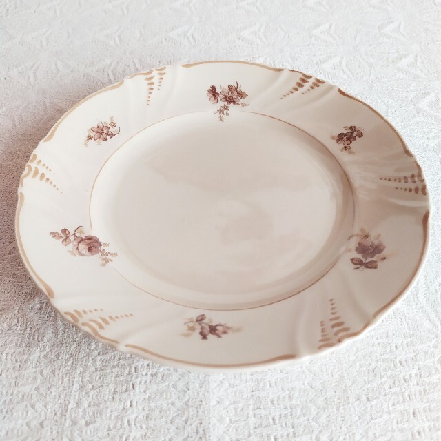 H.P.FRANCE(アッシュペーフランス)の*old arabia ❀ brown flower cake plate インテリア/住まい/日用品のキッチン/食器(食器)の商品写真