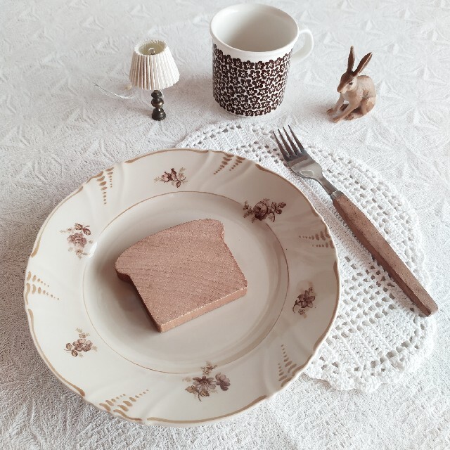 H.P.FRANCE(アッシュペーフランス)の*old arabia ❀ brown flower cake plate インテリア/住まい/日用品のキッチン/食器(食器)の商品写真