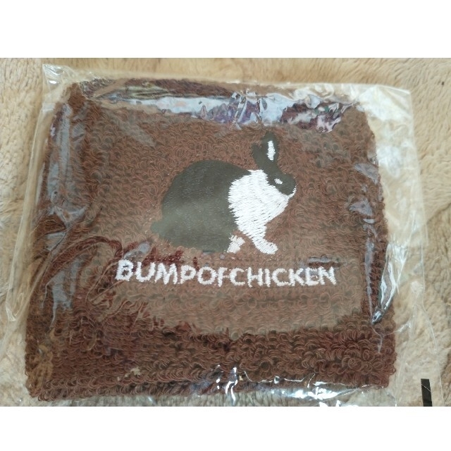 BUMP OF CHICKEN(バンプオブチキン)のBUMP OF CHICKEN　リストバンド　新品 エンタメ/ホビーのタレントグッズ(ミュージシャン)の商品写真