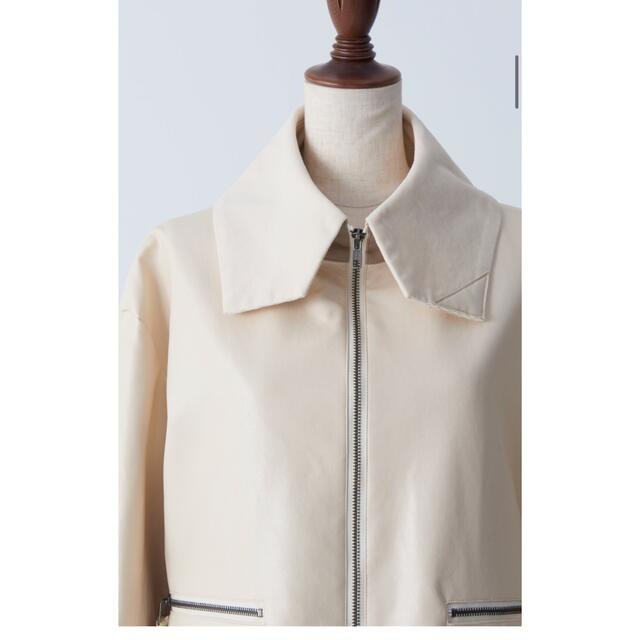 TODAYFUL(トゥデイフル)のsheer     DRESS LEATHER COAT (IVORY)  レディースのジャケット/アウター(ロングコート)の商品写真