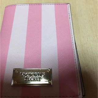 ヴィクトリアズシークレット(Victoria's Secret)のヴィクトリアシークレット　パスポートケース(パスケース/IDカードホルダー)