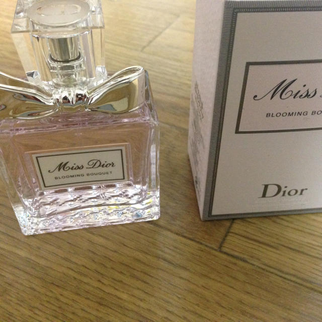Christian Dior(クリスチャンディオール)の新品未使用MissDior BLOOMINGBOUQUETブルーミングブーケ50 コスメ/美容の香水(香水(女性用))の商品写真