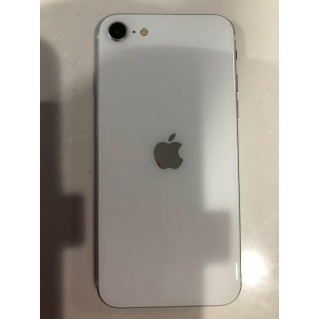 iPhone 64GB ホワイト auの通販 by ゆず's shop｜アイフォーンならラクマ - アップル iPhoneSE 第2世代 大得価在庫