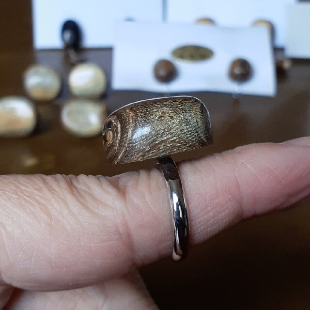 206.青珊瑚(レインボーコーラル)のリング レディースのアクセサリー(リング(指輪))の商品写真