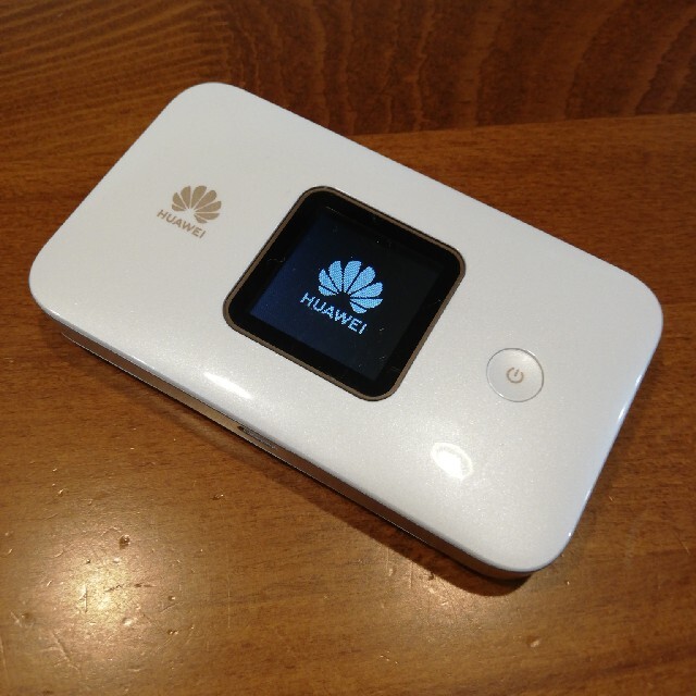 HUAWEI Mobile WiFi E5785 スマホ/家電/カメラのPC/タブレット(PC周辺機器)の商品写真