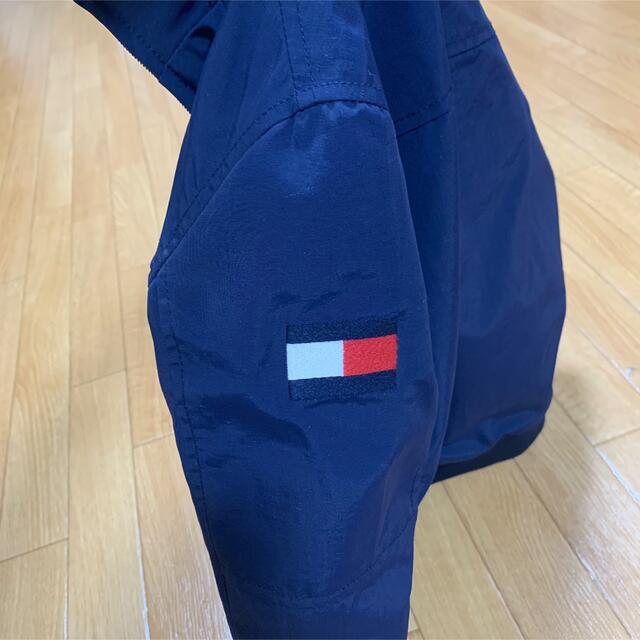 TOMMY HILFIGER(トミーヒルフィガー)のトミーヒルフィガー　ナイロンジャケットキッズ@ネイビー キッズ/ベビー/マタニティのキッズ服男の子用(90cm~)(ジャケット/上着)の商品写真