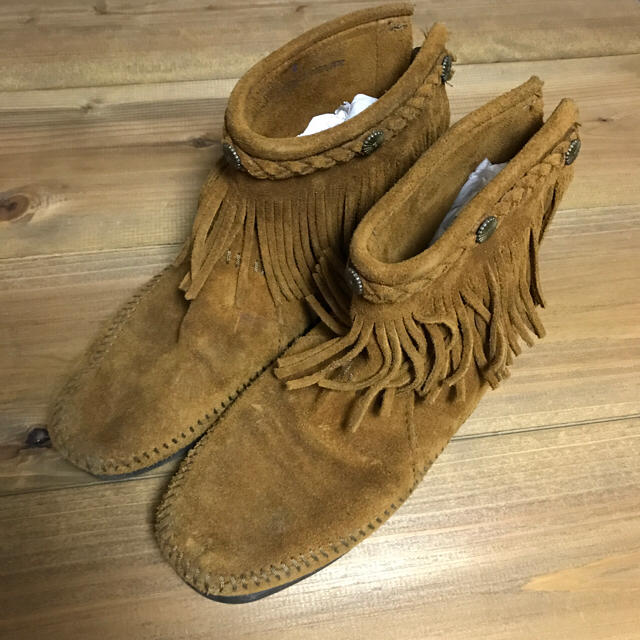 Minnetonka(ミネトンカ)の【Minnetonka】フリンジブーツ レディースの靴/シューズ(ブーツ)の商品写真