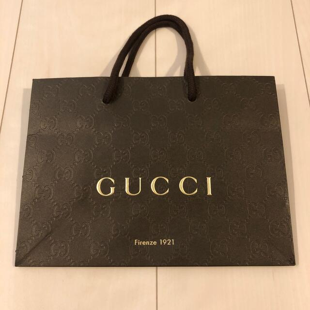 Gucci(グッチ)のGUCCI  グッチ　紙袋 レディースのバッグ(ショップ袋)の商品写真