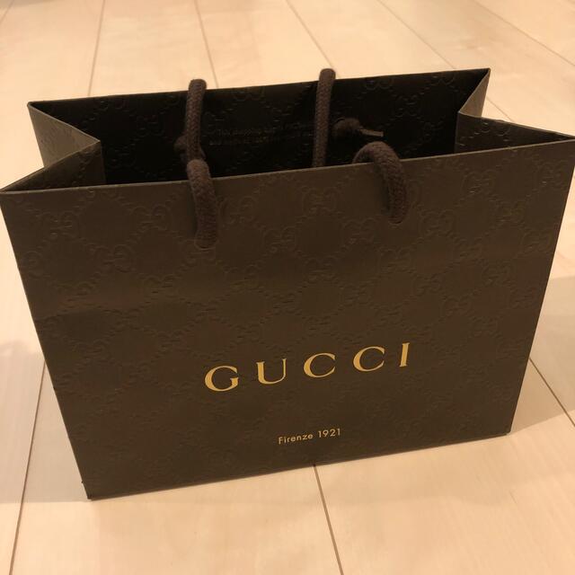 Gucci(グッチ)のGUCCI  グッチ　紙袋 レディースのバッグ(ショップ袋)の商品写真