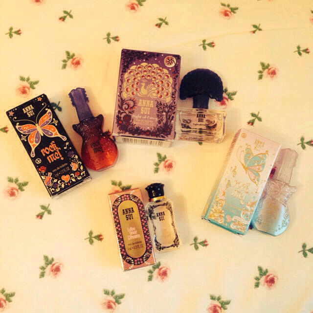 ANNA SUI(アナスイ)の値下げ♡ANNA SUI♡ミニ香水 コスメ/美容の香水(香水(女性用))の商品写真