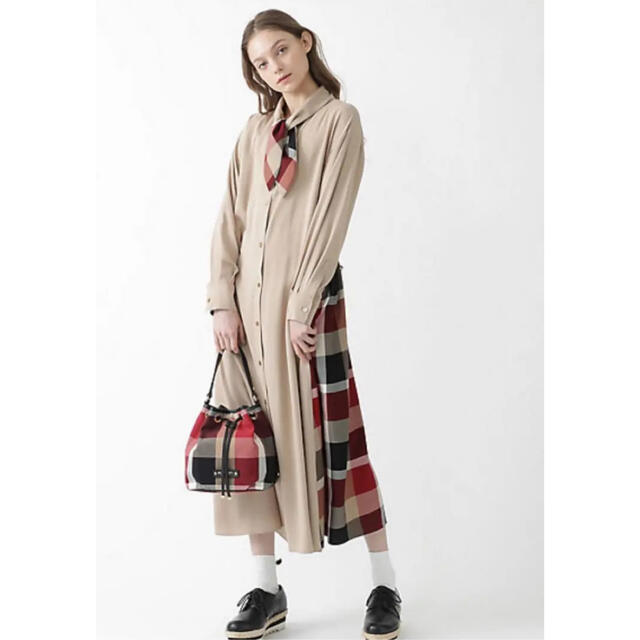 BURBERRY BLUE LABEL(バーバリーブルーレーベル)のもんぶらんさまご専用です　ブルーレーベル　クレストブリッジ　ワンピース レディースのワンピース(ロングワンピース/マキシワンピース)の商品写真