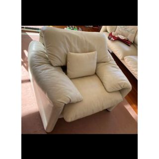 カッシーナ(Cassina)の【稀少カラー】Cassina ixc MARALUNGA（1人掛）(一人掛けソファ)