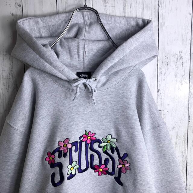 STUSSY(ステューシー)の【新品】【ビッグシルエット】ステューシー 刺繍ロゴ アーチロゴ パーカー XL メンズのトップス(パーカー)の商品写真