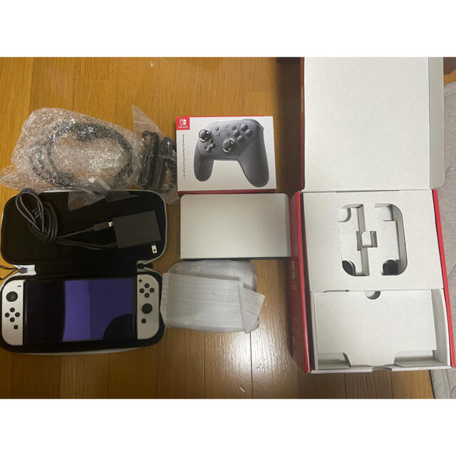 新型Nintendo Switch コントローラー付き 12月17日まで - 家庭用ゲーム
