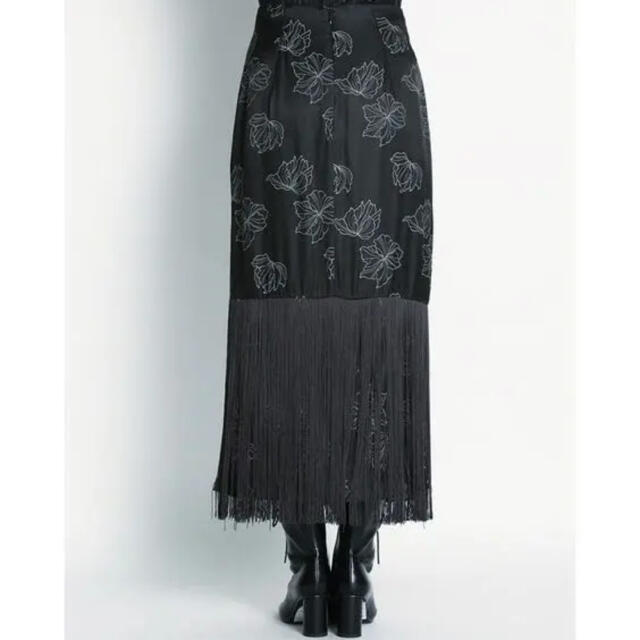 Lily Brown(リリーブラウン)のlilybrown  JQサテンフリンジスカート レディースのスカート(ロングスカート)の商品写真