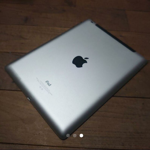 iPad by やれんのか's shop｜アイパッドならラクマ - 完動品iPad第4世代(A1460)本体32GBシルバーSoftBank送料込の通販 在庫高品質