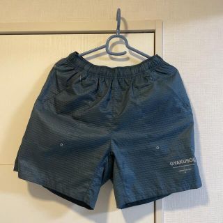 アンダーカバー(UNDERCOVER)の【美品】NIKEギャクソウgyakusouランニングショートパンツ M(ウェア)