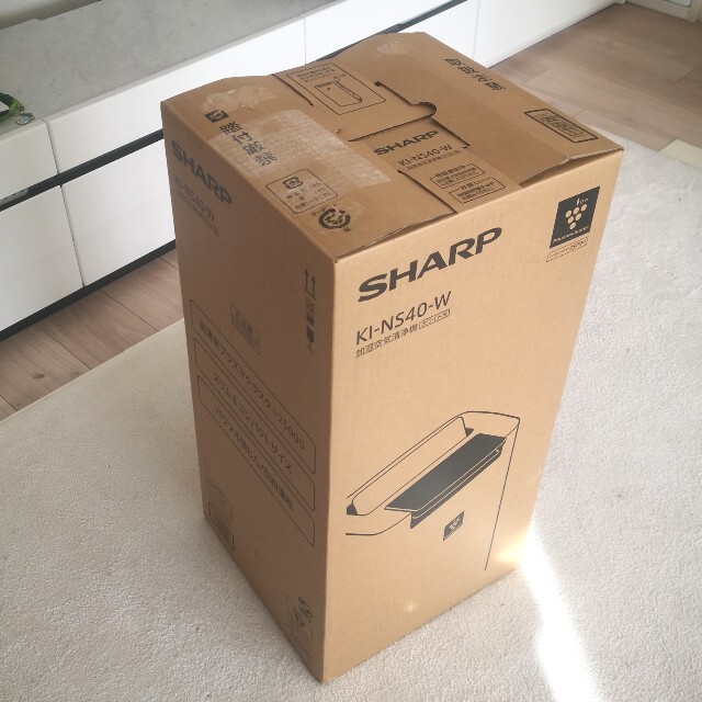 SHARP 加湿空気清浄機 KI-NS40-W ホワイト プラズマクラスター スマホ/家電/カメラの生活家電(空気清浄器)の商品写真