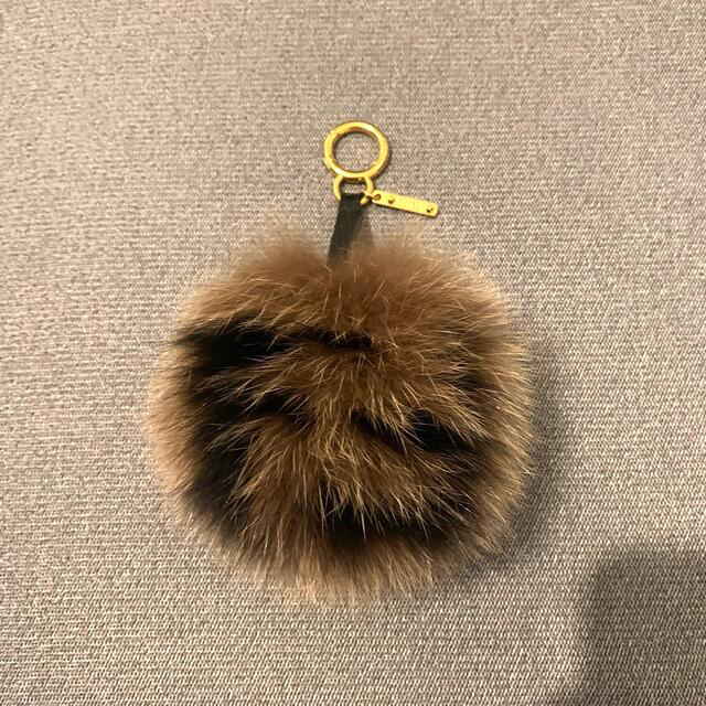 FENDI 美品　ポンポンチャーム　ファーチャーム　ロゴ　キーホルダーファー