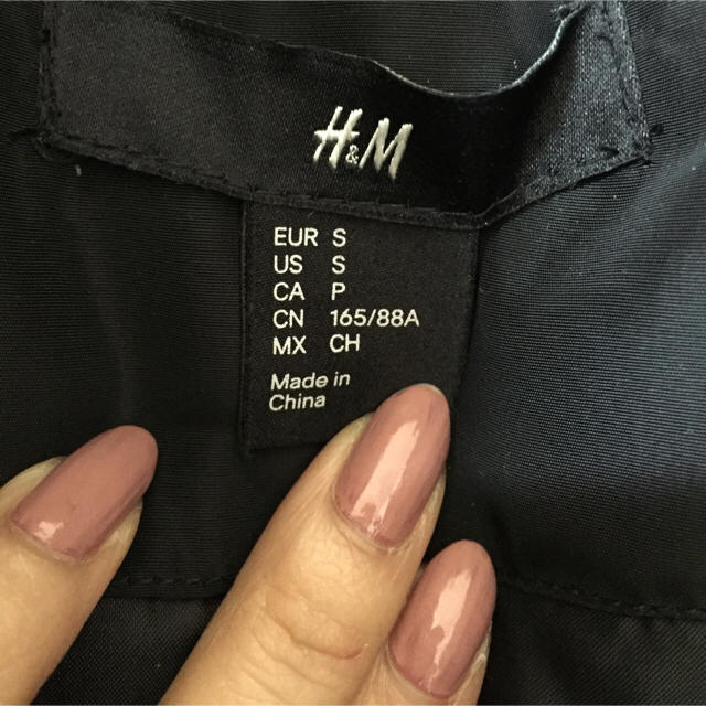 H&M(エイチアンドエム)のＨ＆Ｍ フード付きダウンコート 美品 レディースのジャケット/アウター(ダウンジャケット)の商品写真