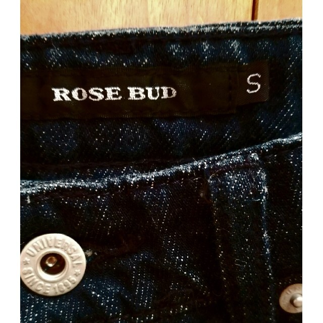 ROSE BUD(ローズバッド)のROSE BUD　新品未使用　ペインティングデニム ジーンズ(S) レディースのパンツ(デニム/ジーンズ)の商品写真