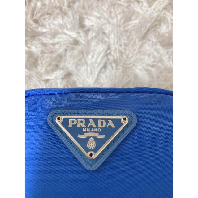 PRADA(プラダ)の【レシート有】PRADA 新品ポーチ　青 レディースのファッション小物(ポーチ)の商品写真