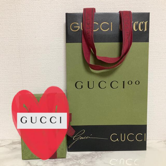 Gucci(グッチ)の新品 未使用 美品 gucci グッチ クリスマス 紙袋 ショップ袋 ショッパー レディースのバッグ(ショップ袋)の商品写真