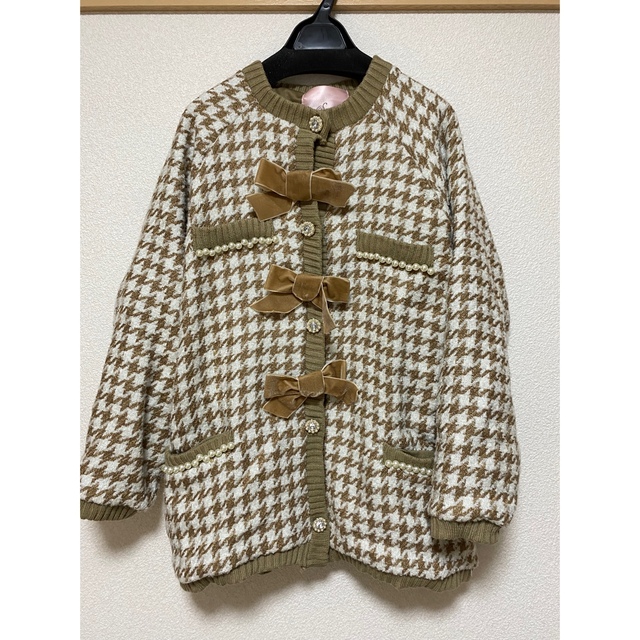 Swankiss(スワンキス)のSwankiss ribbon tweed knit C/D ベージュ レディースのトップス(カーディガン)の商品写真