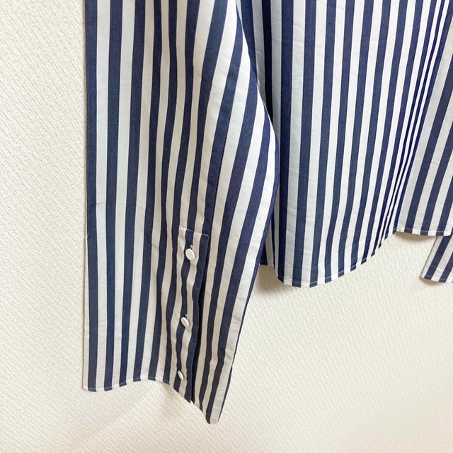 ICBクロップドストライプブラウス ¥18，360