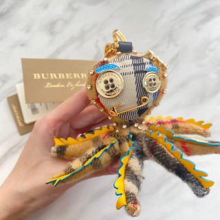 バーバリー(BURBERRY)のラスト１【新品】Burberry オクトパス カシミヤ キーホルダー たこ(キーホルダー)