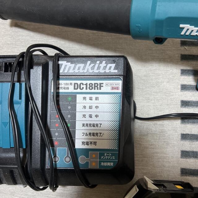 Makita(マキタ)のマキタ ブロワー バッテリー充電器セット スポーツ/アウトドアの自転車(工具/メンテナンス)の商品写真