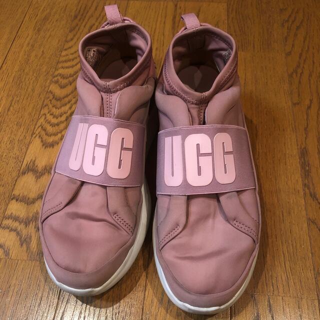 UGG(アグ)のugg 23.5cm ピンク　ボリューム　　スリッポン  レディースの靴/シューズ(スリッポン/モカシン)の商品写真