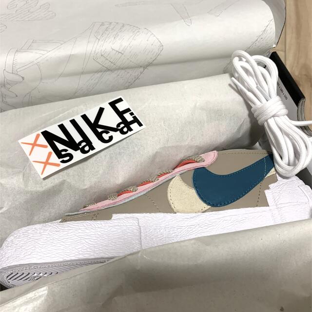 sacai(サカイ)のKAWS × sacai × Nike Blazer Low Team Reed レディースの靴/シューズ(スニーカー)の商品写真